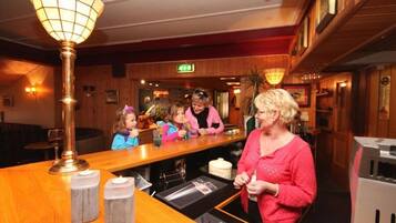 Bar (in der Unterkunft)