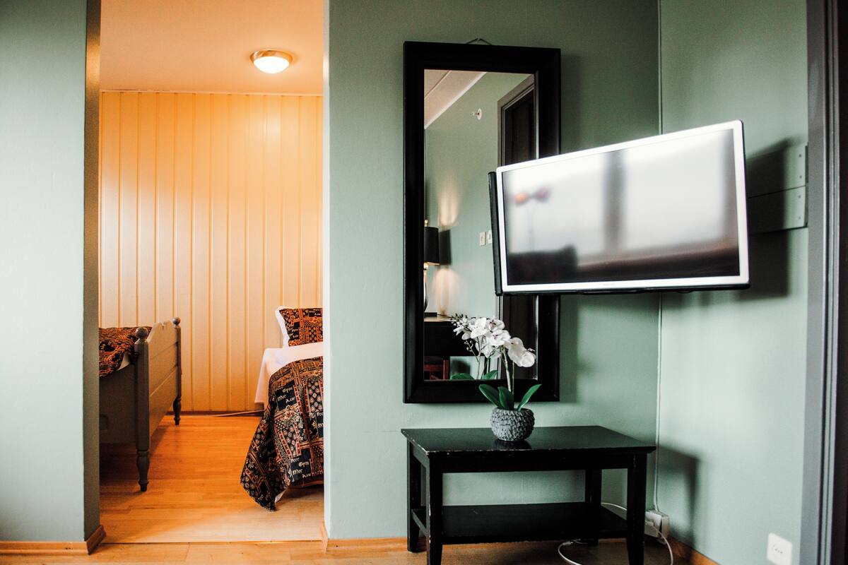 family room | iron/ironing board, cots/infant beds, rollaway beds, free wifi