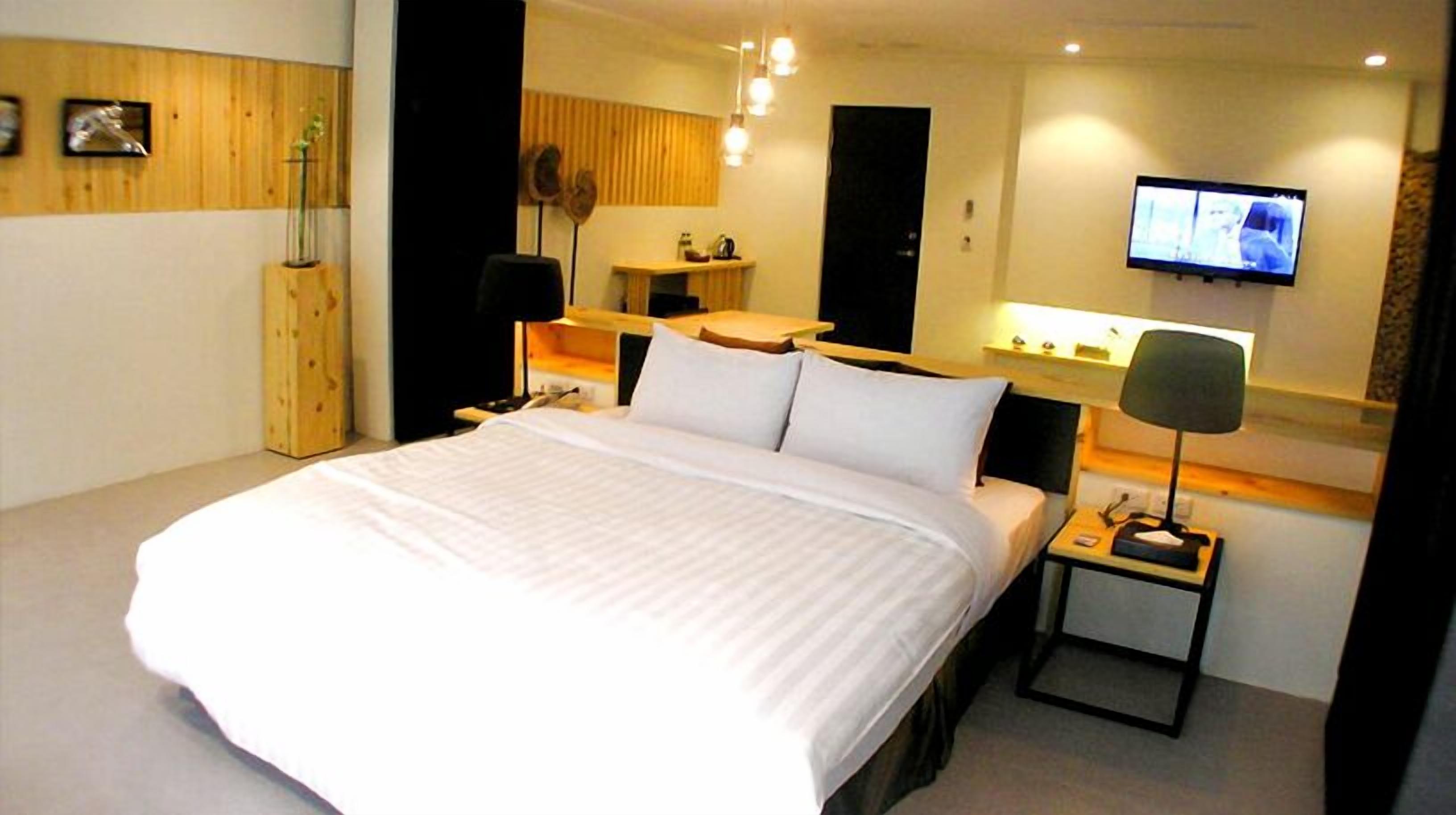 superior double room | desk, blackout curtains, free wifi, bed sheets