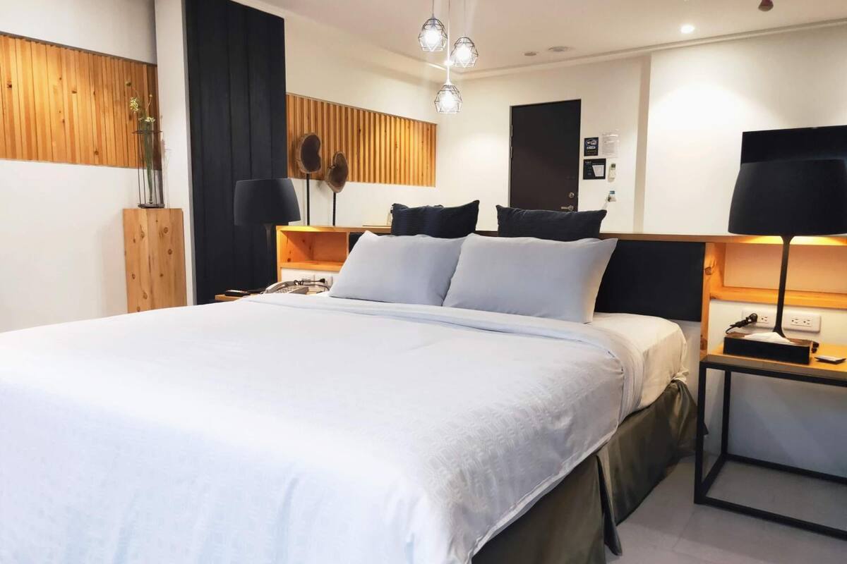 desk, blackout curtains, free wifi, bed sheets