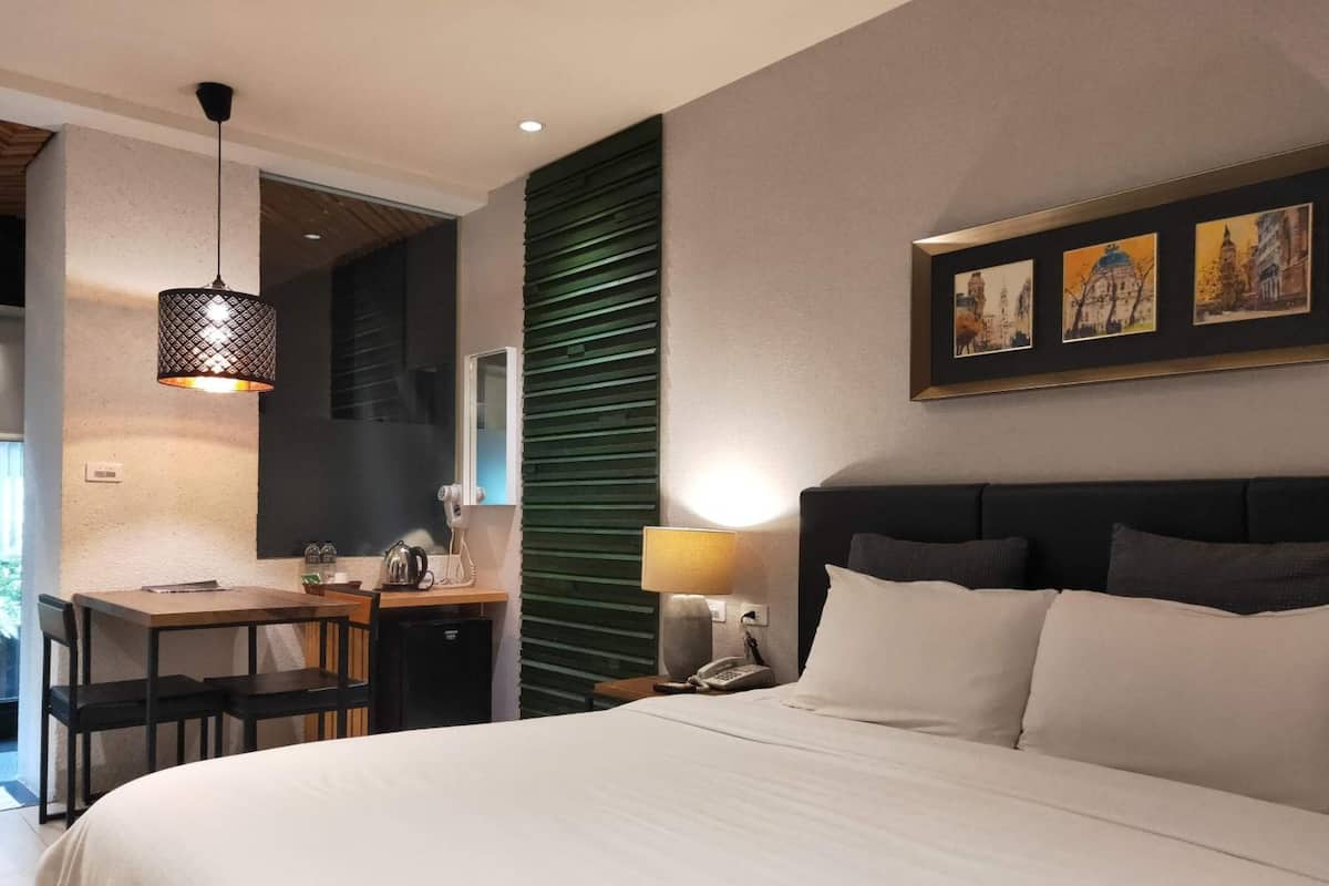 desk, blackout curtains, free wifi, bed sheets