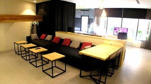 Habitación doble superior | Escritorio, cortinas blackout, wifi gratis y ropa de cama 