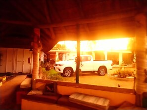Terrace/patio - Blue Skies Backpackers (Makhanda)