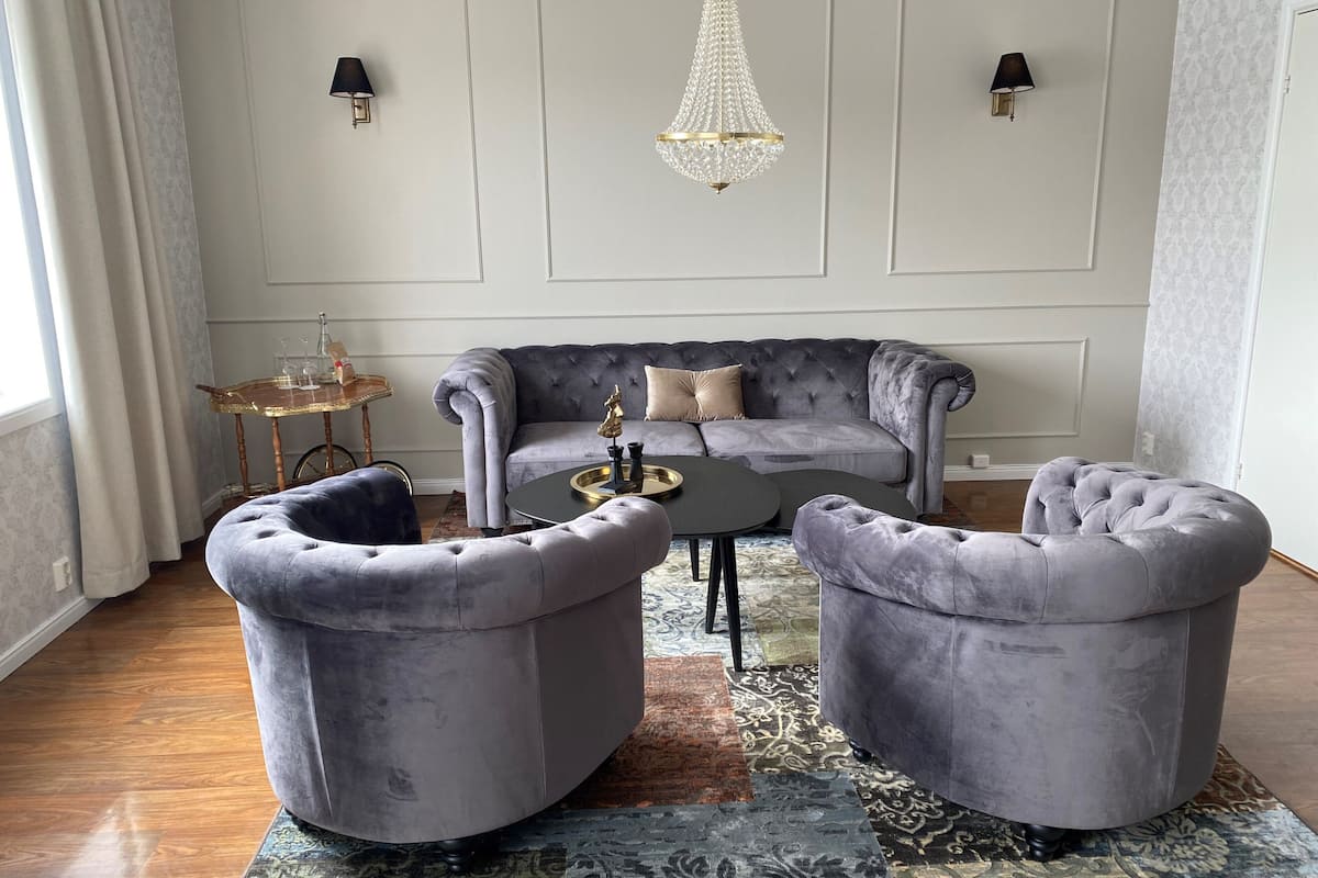 deluxe double room, sea view | living area | plasma tv