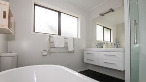 House, 4 Bedrooms | Bathroom | Separate tub and shower, towels - As You Do Retreat (Rotorua)