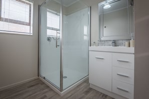 House, 3 Bedrooms | Bathroom