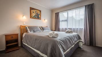 House, 3 Bedrooms | 3 bedrooms, iron/ironing board, free WiFi, bed sheets