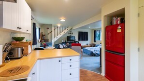 House, 1 Bedroom | Private kitchen | Full-size fridge, microwave, oven, stovetop - Country Cottage Retreat (Rotorua)