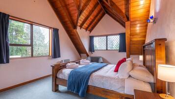 House, 4 Bedrooms | 4 bedrooms, iron/ironing board, free WiFi, bed sheets