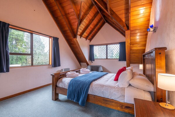 House, 4 Bedrooms | 4 bedrooms, iron/ironing board, free WiFi, bed sheets - Fantail Homestead (Rotorua)