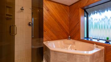 Private spa tub