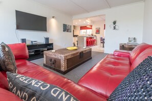 House, 3 Bedrooms | Living area