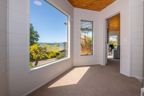 Interior - Kawaha Point Gem (Rotorua)