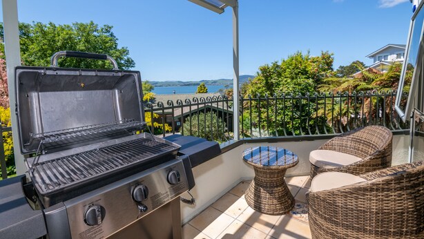 BBQ/picnic Area - Kawaha Point Gem (Rotorua)