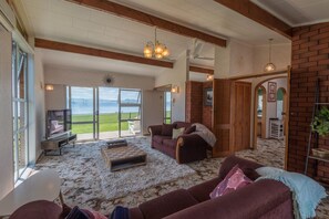 House, 4 Bedrooms | Living area - Lake Edge Retreat (Rotorua)
