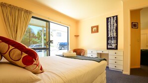 House, 3 Bedrooms | 3 bedrooms, iron/ironing board, WiFi (free), bed sheets - Lake Rotoiti Retreat (Okere Falls)