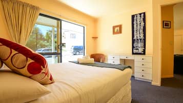 House, 3 Bedrooms | 3 bedrooms, iron/ironing board, free WiFi, bed sheets