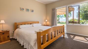 House, 4 Bedrooms | 4 bedrooms, iron/ironing board, free WiFi, bed sheets