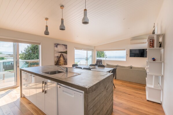 3 Bedroom House with Tri-Bunk Bed | Private kitchen