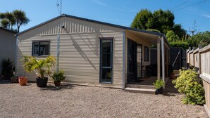 Unclassified image, 3 of 14, button - Ngongotaha Cottage (Rotorua)