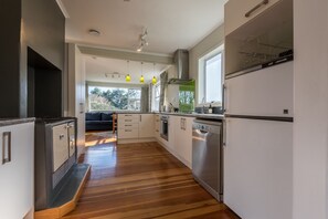 House, 2 Bedrooms | Private kitchen | Full-size fridge, microwave, oven, stovetop - Paradise Valley Retreat (Rotorua)