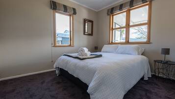 House, 2 Bedrooms | 2 bedrooms, iron/ironing board, free WiFi, bed sheets