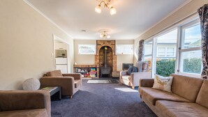 House, 2 Bedrooms | Living area - Paradise Valley Retreat (Rotorua)