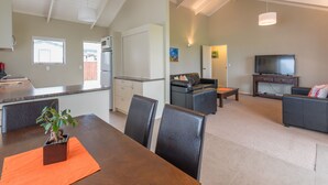 Unclassified image, 5 of 20, button - Park View Retreat (Rotorua)