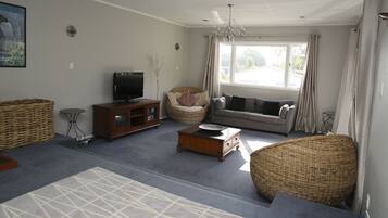 House, 3 Bedrooms | Living area | Smart TV