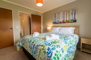 House, 3 Bedrooms | 3 bedrooms, iron/ironing board, free WiFi, bed sheets - Robertson Retreat (Rotorua)