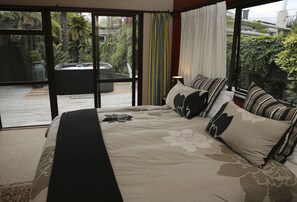 House, 4 Bedrooms | Iron/ironing board, free WiFi, bed sheets - Rose Lake Retreat (Rotorua)