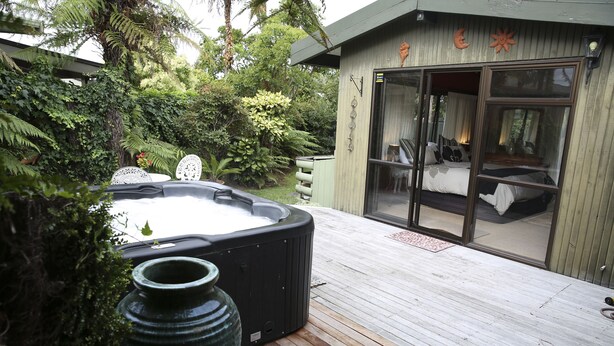 Unclassified image, 1 of 19, button - Rose Lake Retreat (Rotorua)