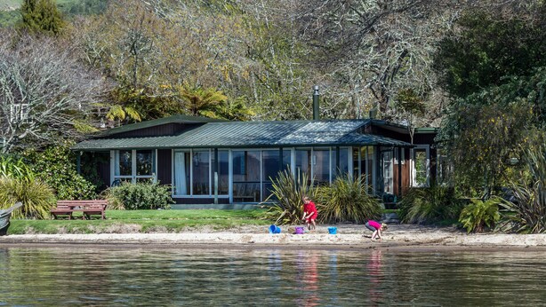 Unclassified image, 1 of 20, button - Willowmere Cottage (Rotorua)