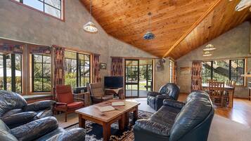 House, 5 Bedrooms | Living area | LED TV, fireplace
