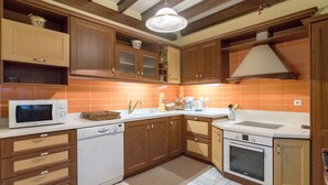 Unclassified image, 2 of 18, button - Superior house with garden 3' from metro (Filothei-Psychiko)