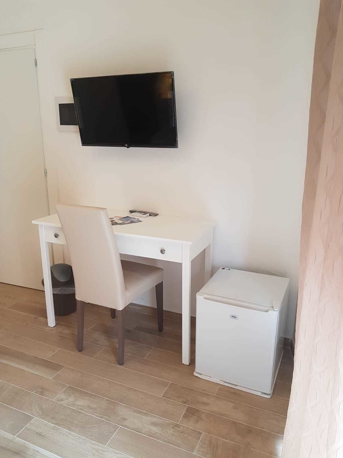 Habitación doble, balcón, vista a la ciudad (Left side) | Ropa de cama de alta calidad, camas con efecto memoria y escritorio 