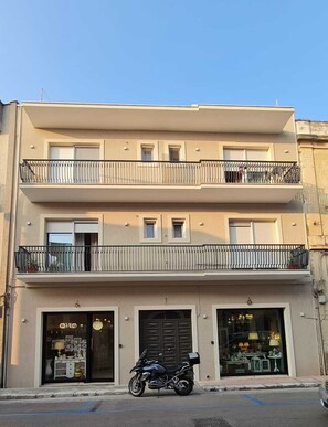 Premium bedding, memory foam beds, desk, laptop workspace