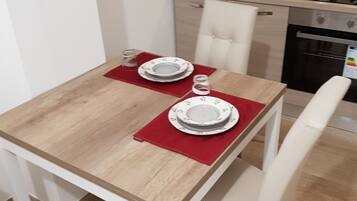 Studio Suite, Multiple Beds (Right side) | Premium bedding, memory foam beds, desk, laptop workspace