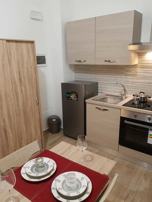 Estúdio, 1 cama Queen (Left side) | Cozinha privada