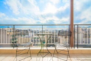Exterior detail - Urban Penthouse -360 view of Athens (Zografos)