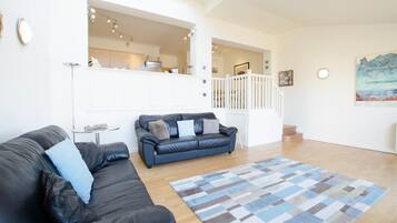 Apartment (2 Bedrooms) | Living room | TV, DVD player