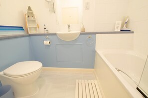 Apartment (2 Bedrooms) | Bathroom