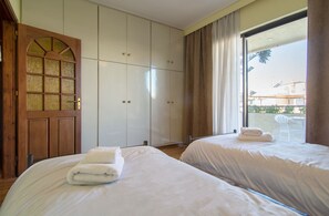 Lägenhet - 2 sovrum | 2 sovrum, allergitestade sängkläder, skrivbord och arbetsyta för laptop