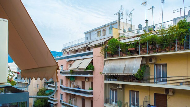 Balcony - Casa de colores next to the metro (Kaisariani)