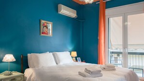 Room - Casa de colores next to the metro (Kaisariani)