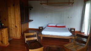 Junior Suite | 1 bedroom, individually furnished, blackout curtains, bed sheets - Au Domnatur (Ranomafana)