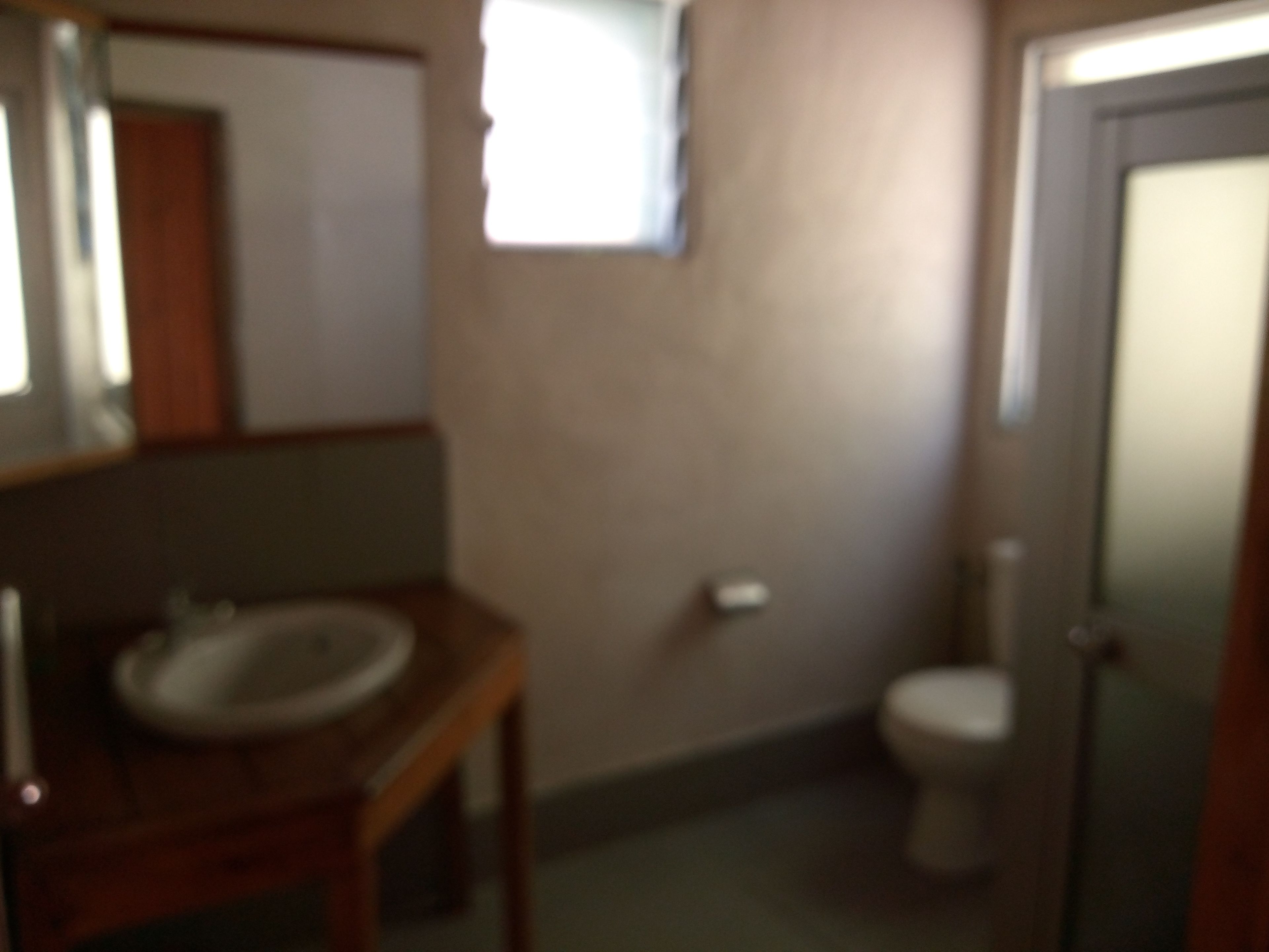 shower, rainfall showerhead, free toiletries, towels