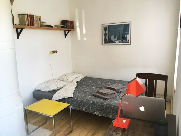 1 habitación, escritorio, wifi gratis y ropa de cama 