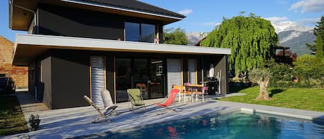 Ulkouima-allas, lämmitetty uima-allas