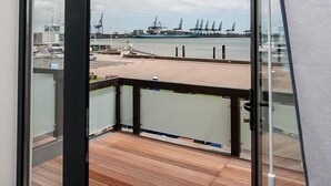 Unclassified image, 2 of 22, button - The Shipwreck Loft (Ipswich)